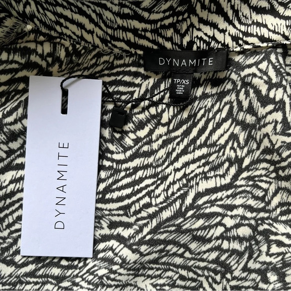 NWT Dynamite Maeve Tie-Front Crop Satin Shirt Blouse Animal Print Texture  Sz XS - Picture 7 of 16